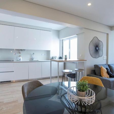New - Luxury & Bright Apartment リスボン エクステリア 写真
