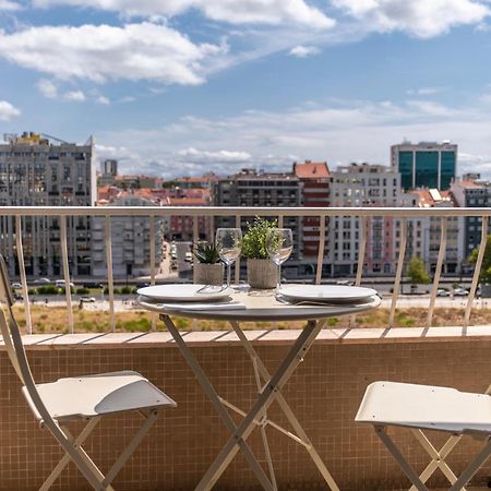New - Luxury & Bright Apartment リスボン エクステリア 写真