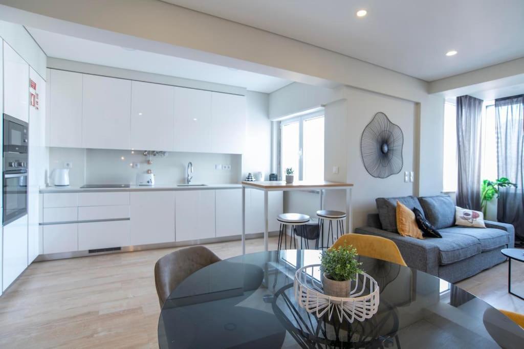 New - Luxury & Bright Apartment リスボン エクステリア 写真