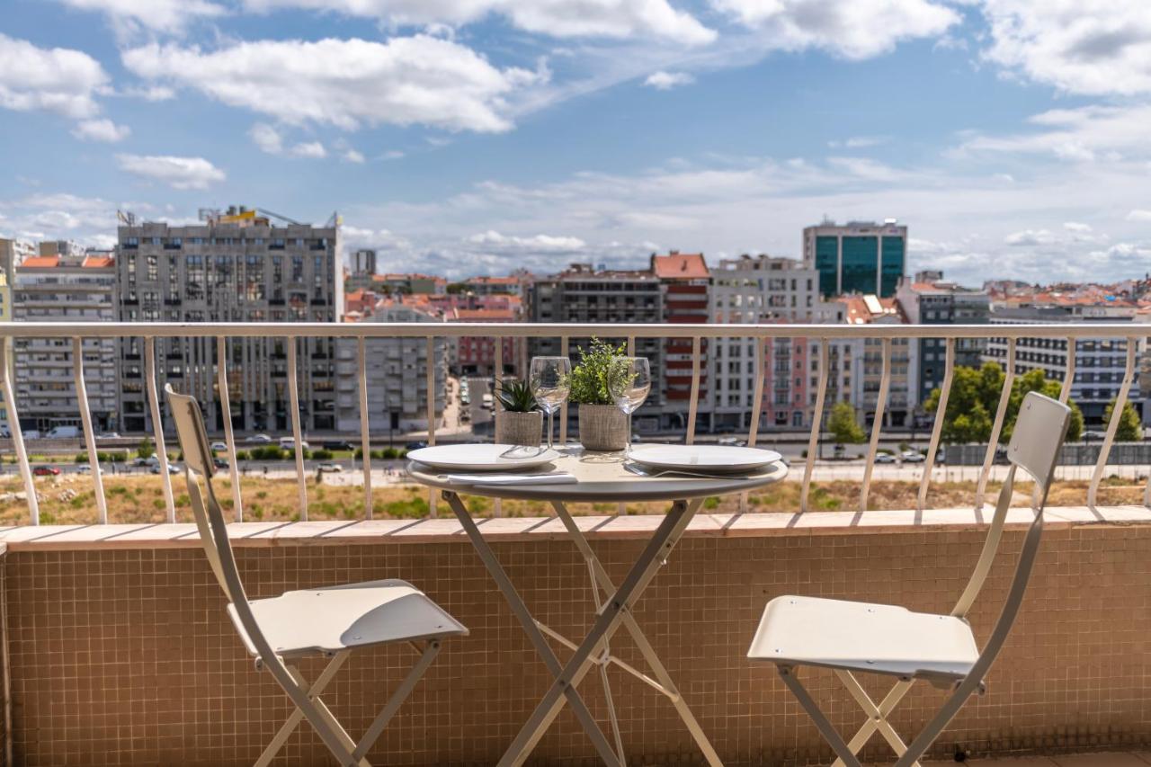 New - Luxury & Bright Apartment リスボン エクステリア 写真